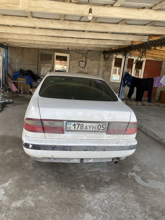 Тайота карина Е. Налог уплачен техосмотр пройден