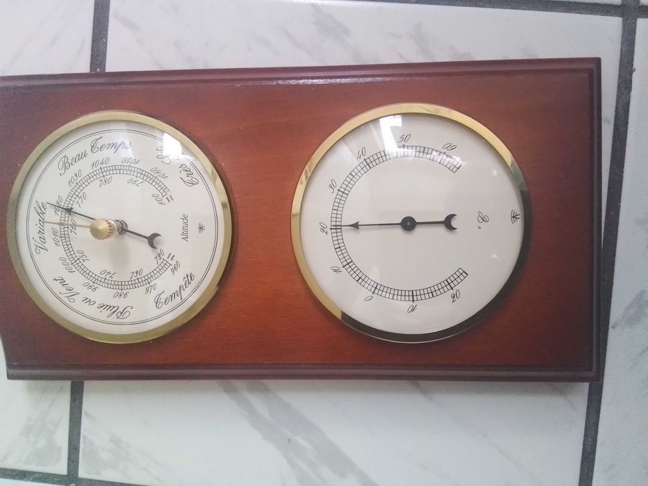 ФРЕНСКА метеорогична  станция  барометър,термометър .