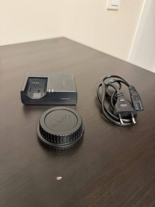 Продам камеру Canon EOS 250D