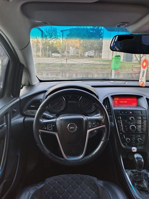 Opel Astra j 1.7 cdti 2011