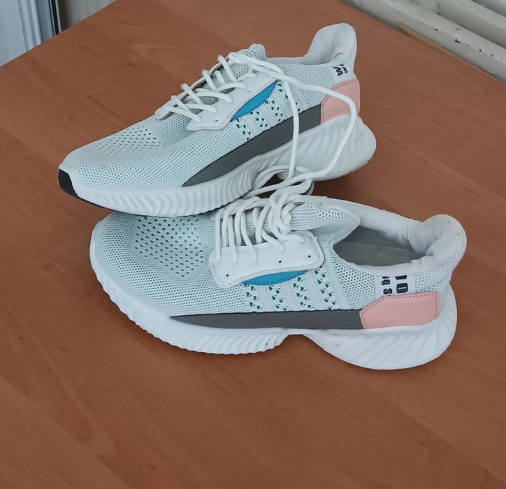 Маратонки , номер 38