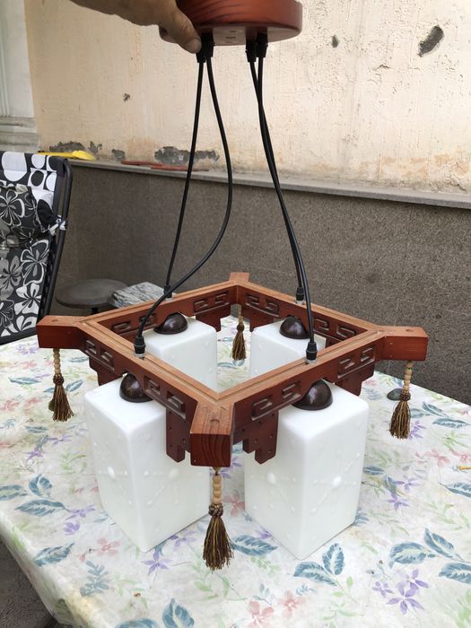 Люстра. Свтильник. На потолок.