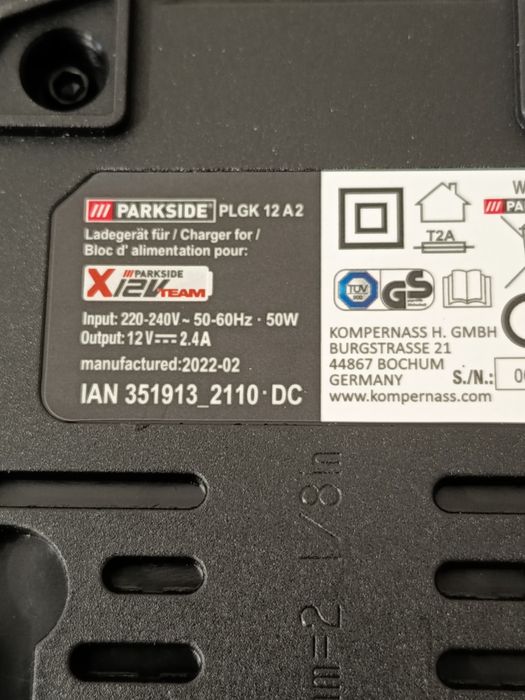 12 V -2.4/ 4.5 Ah / Батерия и зарядно Parkside/Парксайд Performance