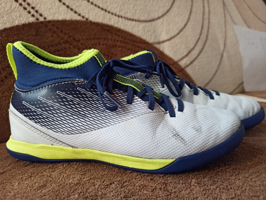 Маратонки за футбол