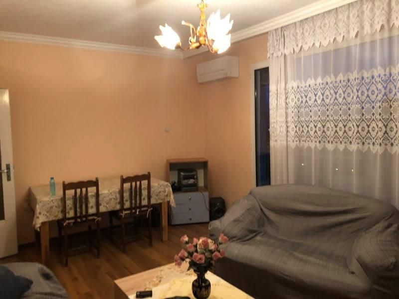 Дава се под наем Тристаен апартамент в Пловдив, Кършияка - 100 кв.м за 460 € - Снимка #1