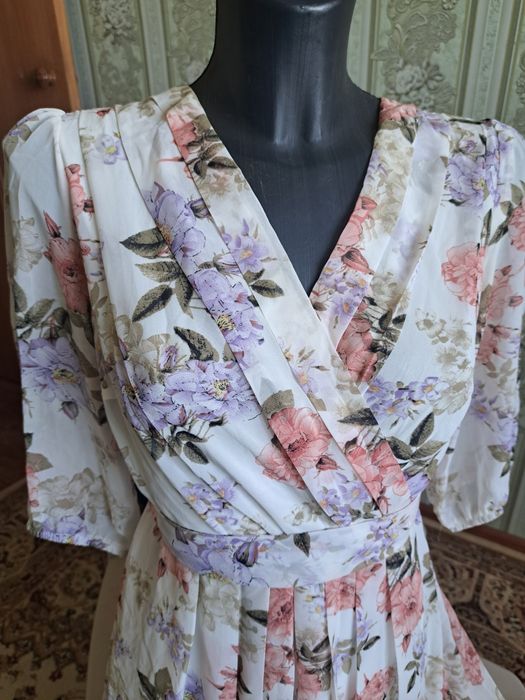 Платье б/у без запаха