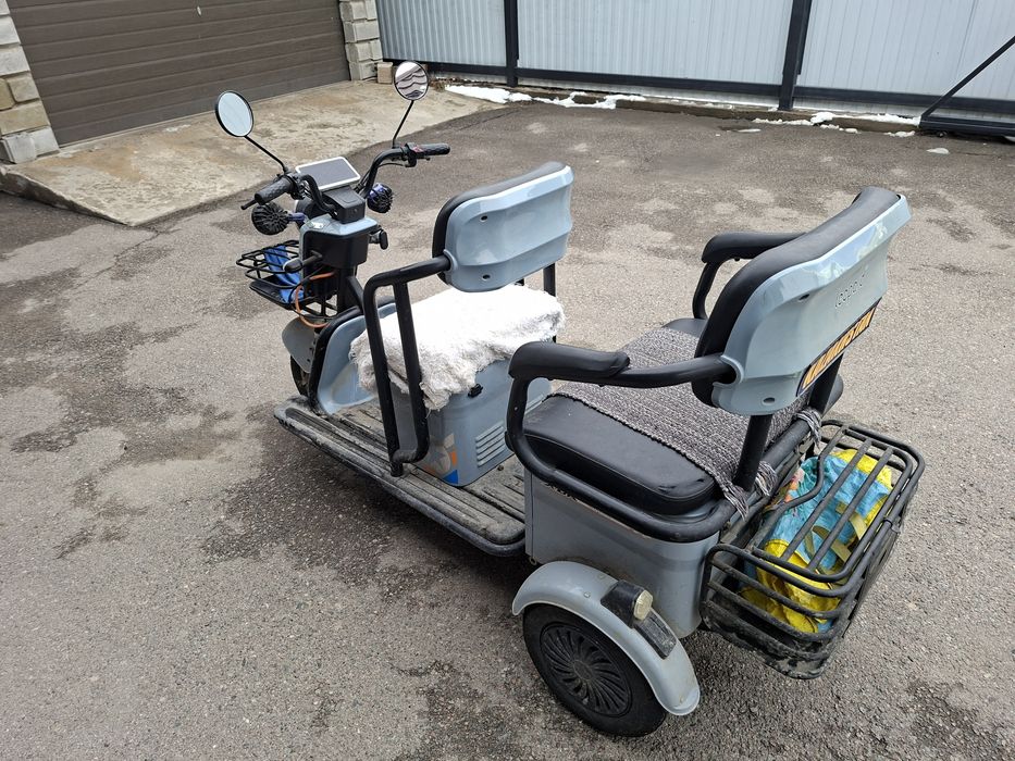 Leopard трицикл. На аккумуляторе.