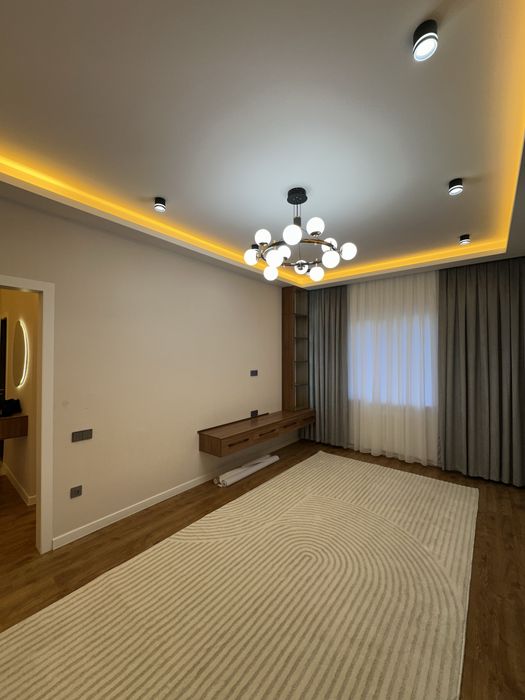 Светлая 2-ком. квартира на 1-этаже. новым ремонтом рядом баз. Кадышева