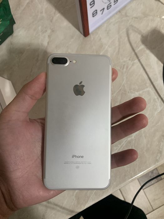 Продам Айфон 7+ 128гб