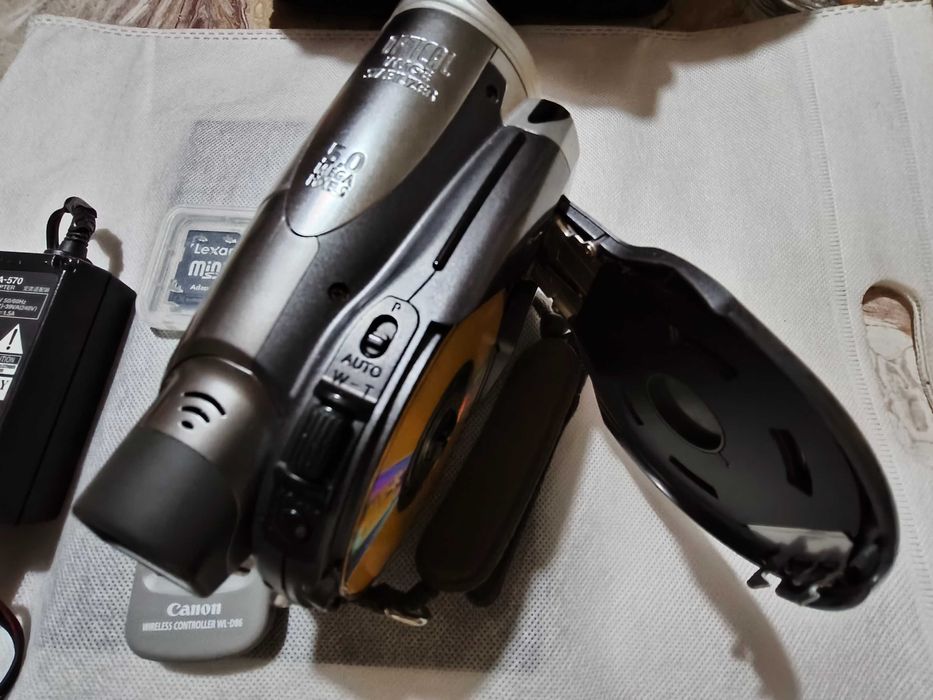 Видео камера с дистанционно Canon