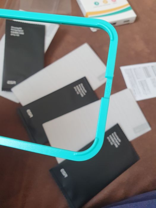 Carcasă si folie de sticlă iPhone 12 / iPhone 12 pro