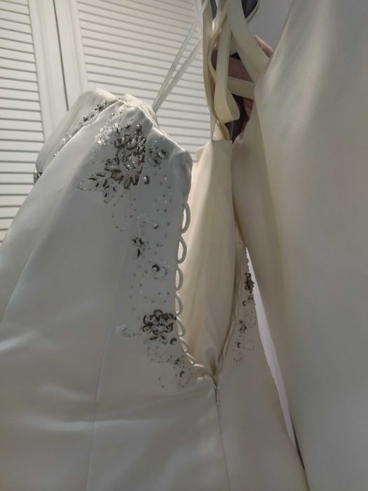 Свадебное платье продам