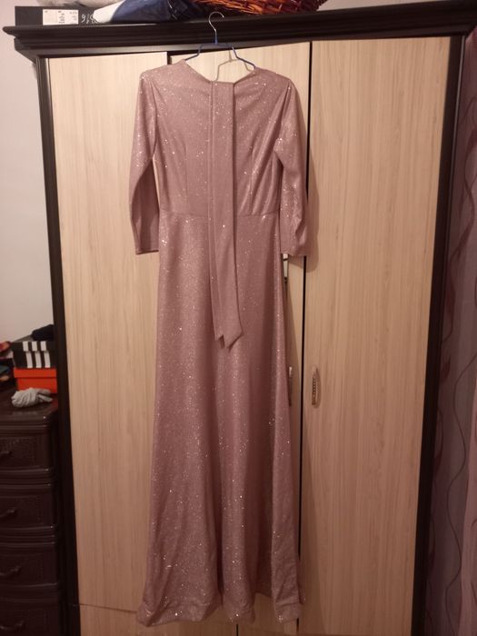 Продам женские и детские платья