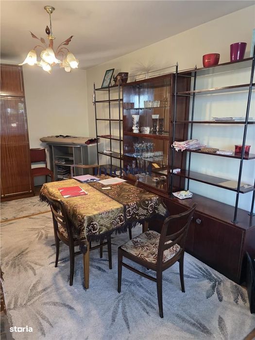 Apartament 3 Camere zona Strazii Closca
