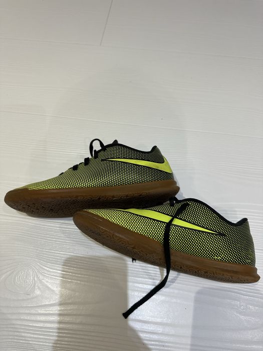 Nike детски обувки за зала размер 36
