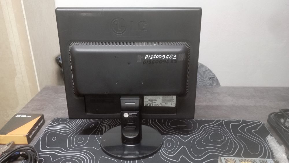 Монитор LG Flatron L1942S 60 Hz