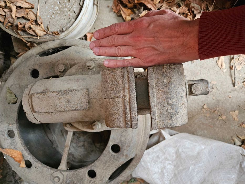 Тиски советские большие