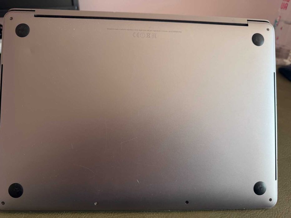MacBook Pro 13” (2016) – i7, 16GB RAM, леко износване
