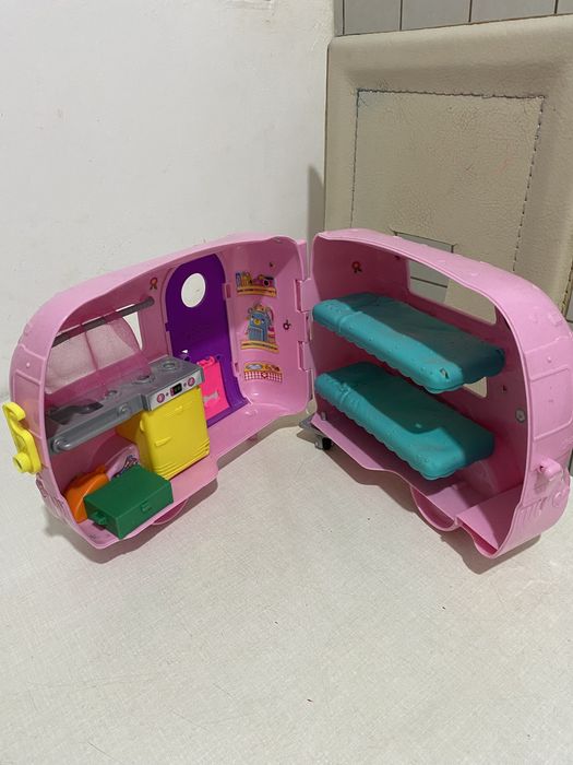 Rulota lui Chelsea, colectia Barbie Camp