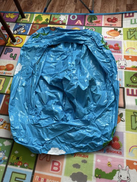 Продам детский бассейн