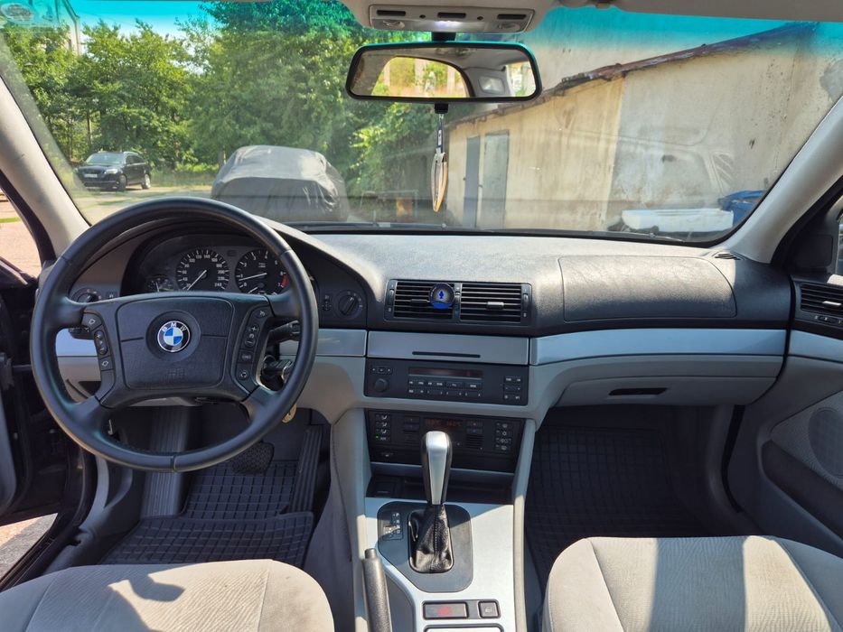 BMW Seria 5 E39 523i Automat - 2.5i 170CP - Clima / Angel Eyes / 2 seturi de roti / Arata si merge foarte bine!