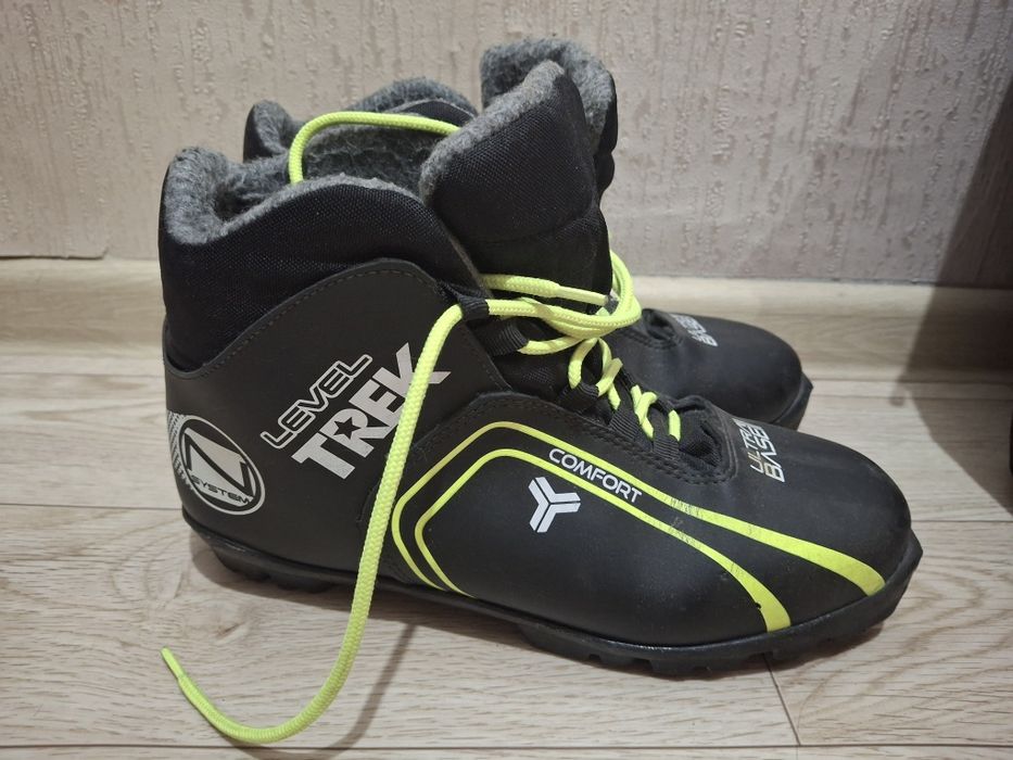 ботинки для лыж.