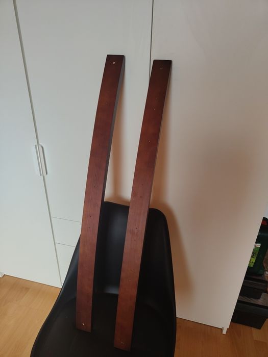 Дървена стойка за вино от дъги на бъчва