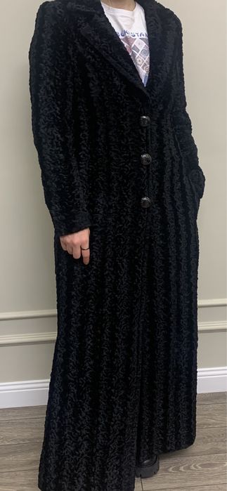 Пальто каракулевое