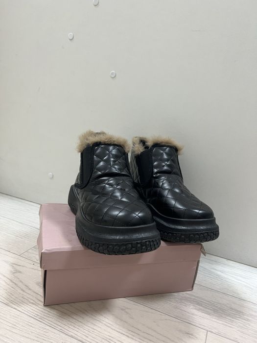 Ботинка женский 36 размер