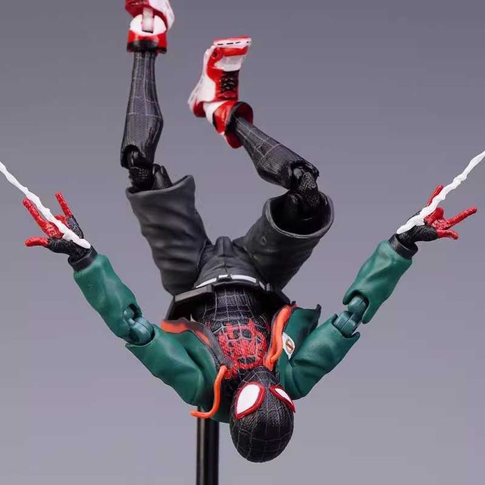 Figurina Spider-Man: Across The Spider-Verse, Peter NOUA SIGILATA
