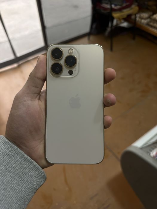 Iphone 13 pro gold