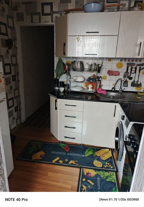 4 х комнатная квартира на 2 этаже