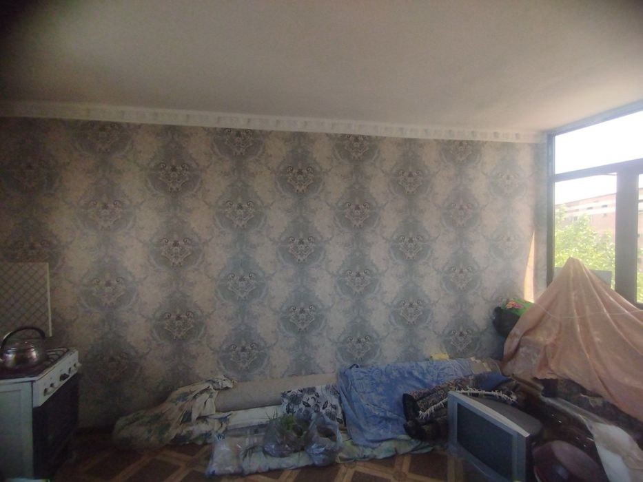 Уй сотилади Хисор стадион олдидан