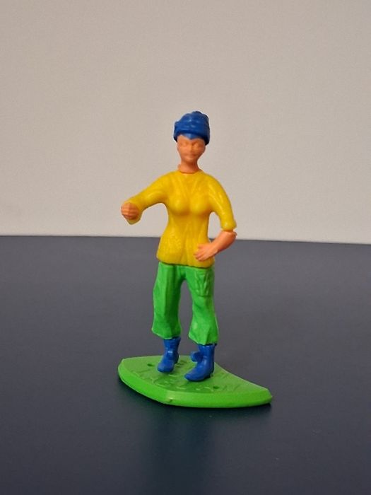 ЛОТ Стари Играчки от Шоколадови Яйца Kinder