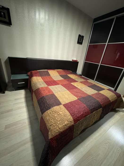 Спалня с нощтни шкафове и осветление + Матрак