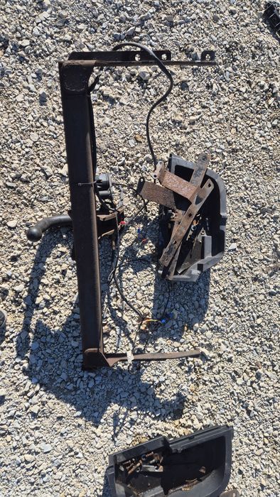 Оригинални Тегличи за Тойота Авенсис  Т25 Комби 2003- 2007г