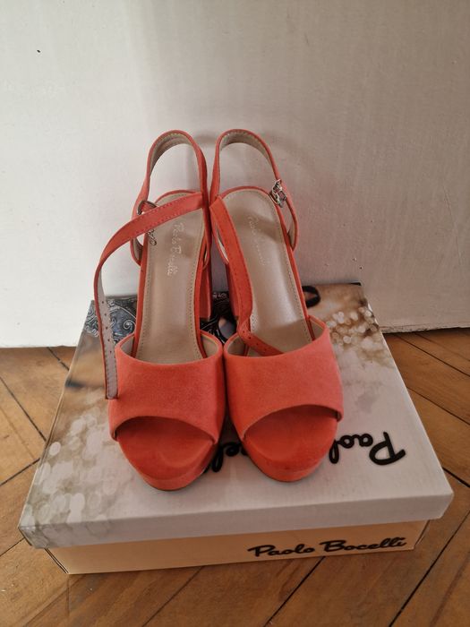 Дамски сандали на ток