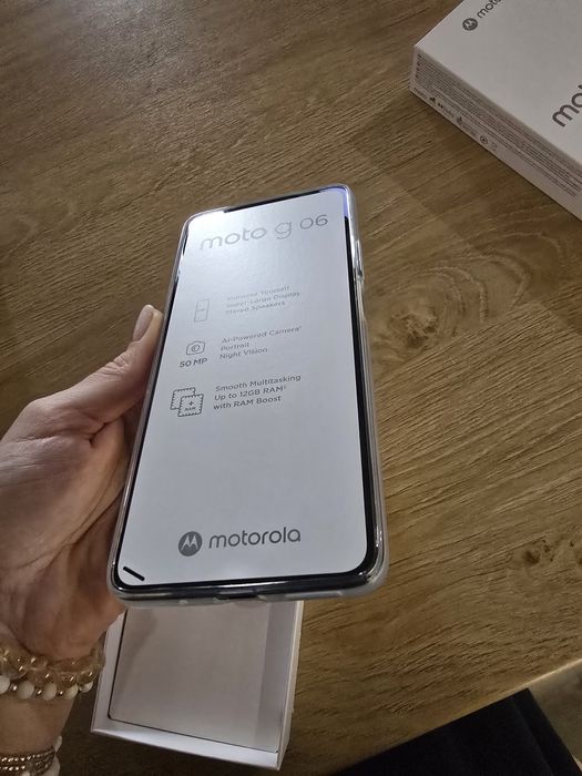 Чисто нов телефон Motorola G06