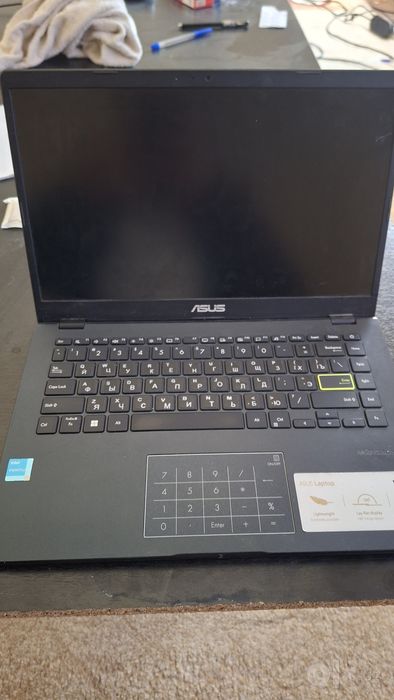 Lenovo ofisni noutbuk