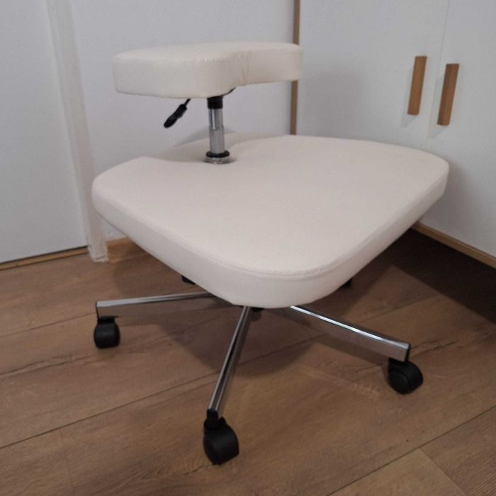 Scaun de birou ergonomic/ ROETELL CROSS LEGGED CHAIR