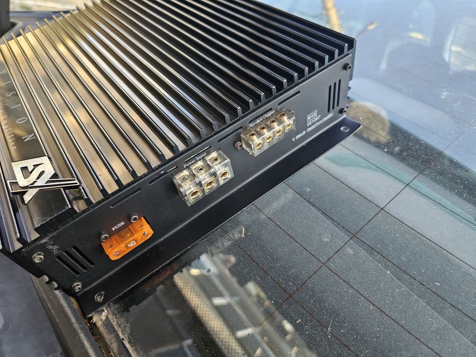 Усилвател ESX Vision v500.d