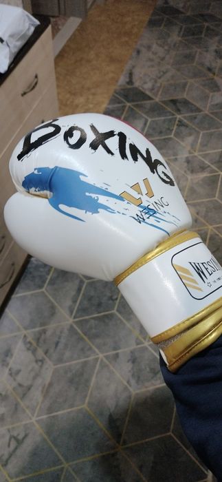 Продам перчатки wesing