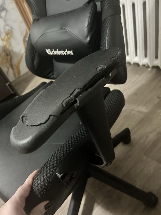 Продам игровое кресло