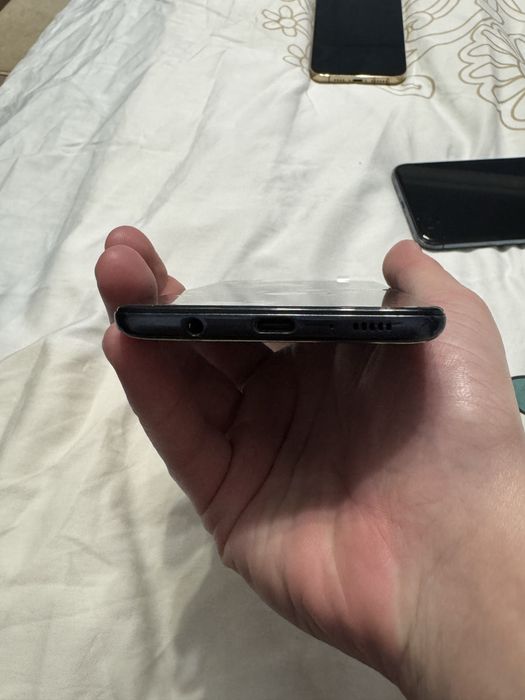 Samsung A71 // самсунг а71