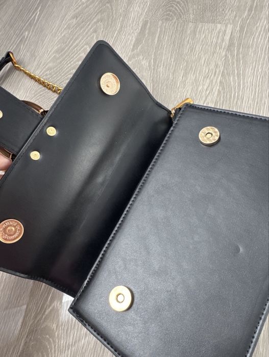 Genta neagra cu auriu