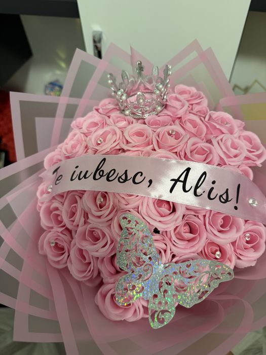 Buchete din trandafiri de sapun parfumati  si  cu sclipici