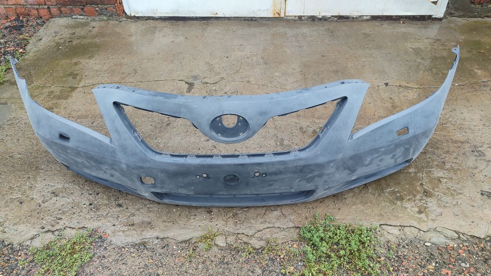 Продам бампер на Камри 40