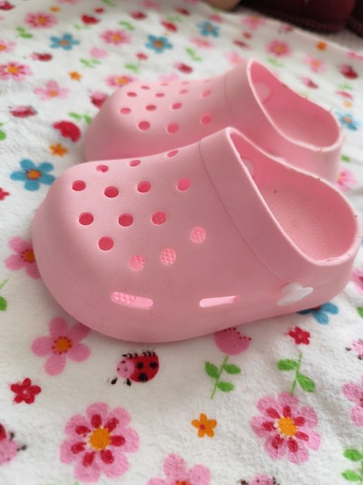 Продам обувь на девочку