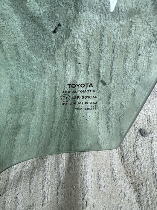 Camry 70-75-80  стекло