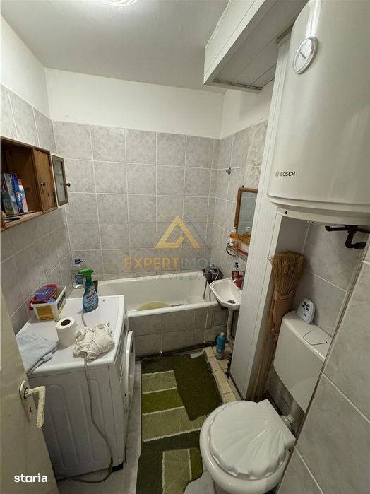 Garsoniera de vanzare str Luminisului 25.000 Euro etaj intermediar